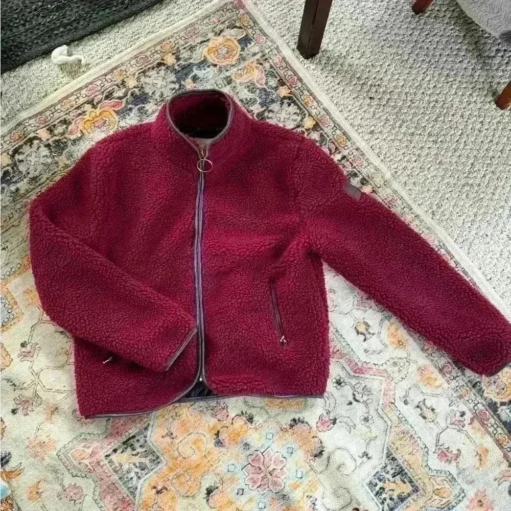 NWOT Women’s Ivory Ella Full Zip Maroon  Sherpa Jacket Size small